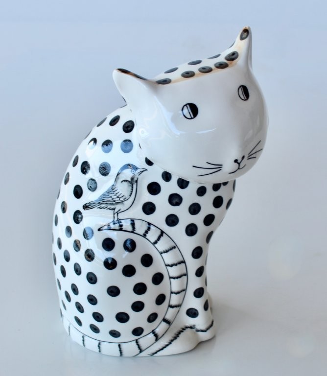 BLACK & WHITE SPOTTED CERAMIC CAT WITH BIRD  25X17CM